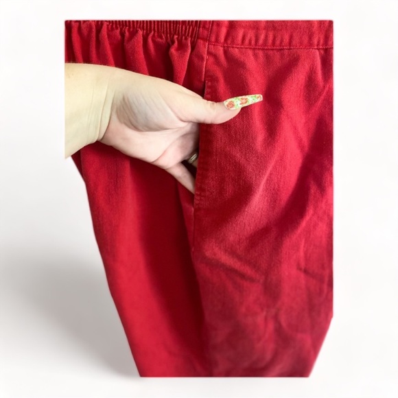 Alfred Dunner Red Capri with Pockets & Star Detail at Calve - Picture 3 of 4